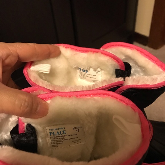 Children's Place Winter Boots size 13 - Picture 4 of 5
